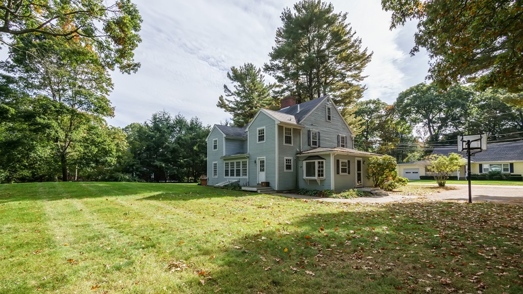 49 Chestnut Street Hamilton, MA 01982 - Photo 3 of 27 Gallery Image 3
