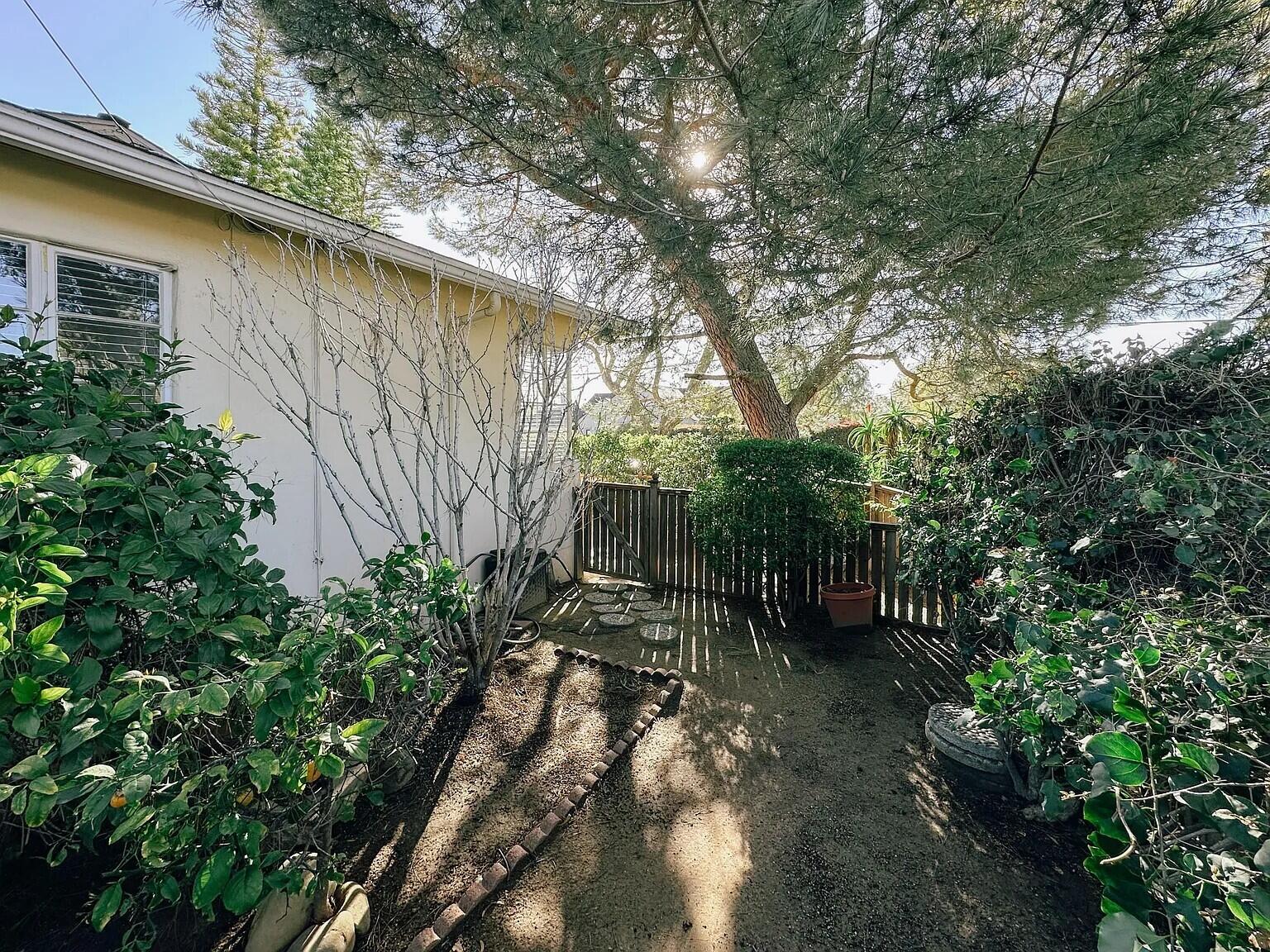 224 Arden Road Santa Barbara, CA 93105 - Photo 8 of 9 Back of Unit 3