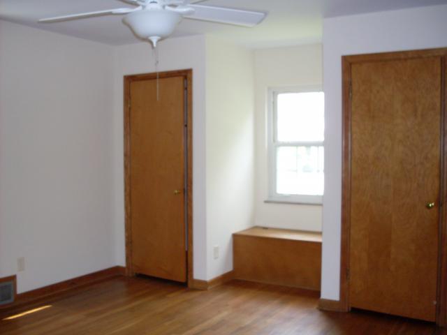 294 South Chesterfield Road Columbus, OH 43209 - Photo 5 of 12