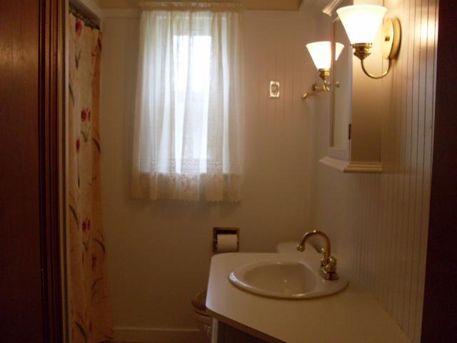 294 South Chesterfield Road Columbus, OH 43209 - Photo 7 of 12