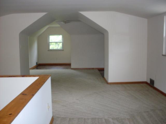 294 South Chesterfield Road Columbus, OH 43209 - Photo 8 of 12