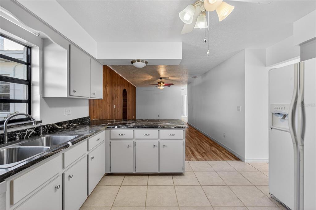 15108 Sydney Road Dover, FL 33527 - Photo 16 of 68