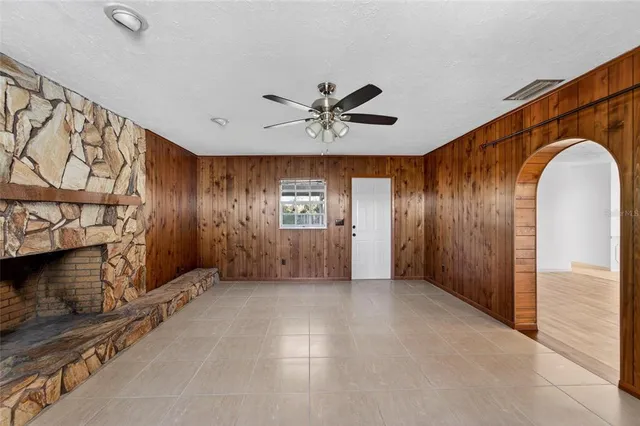 $425,000 | 15108 Sydney Road, Dover, FL 33527