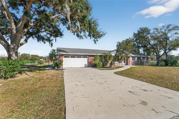 $425,000 | 15108 Sydney Road, Dover, FL 33527