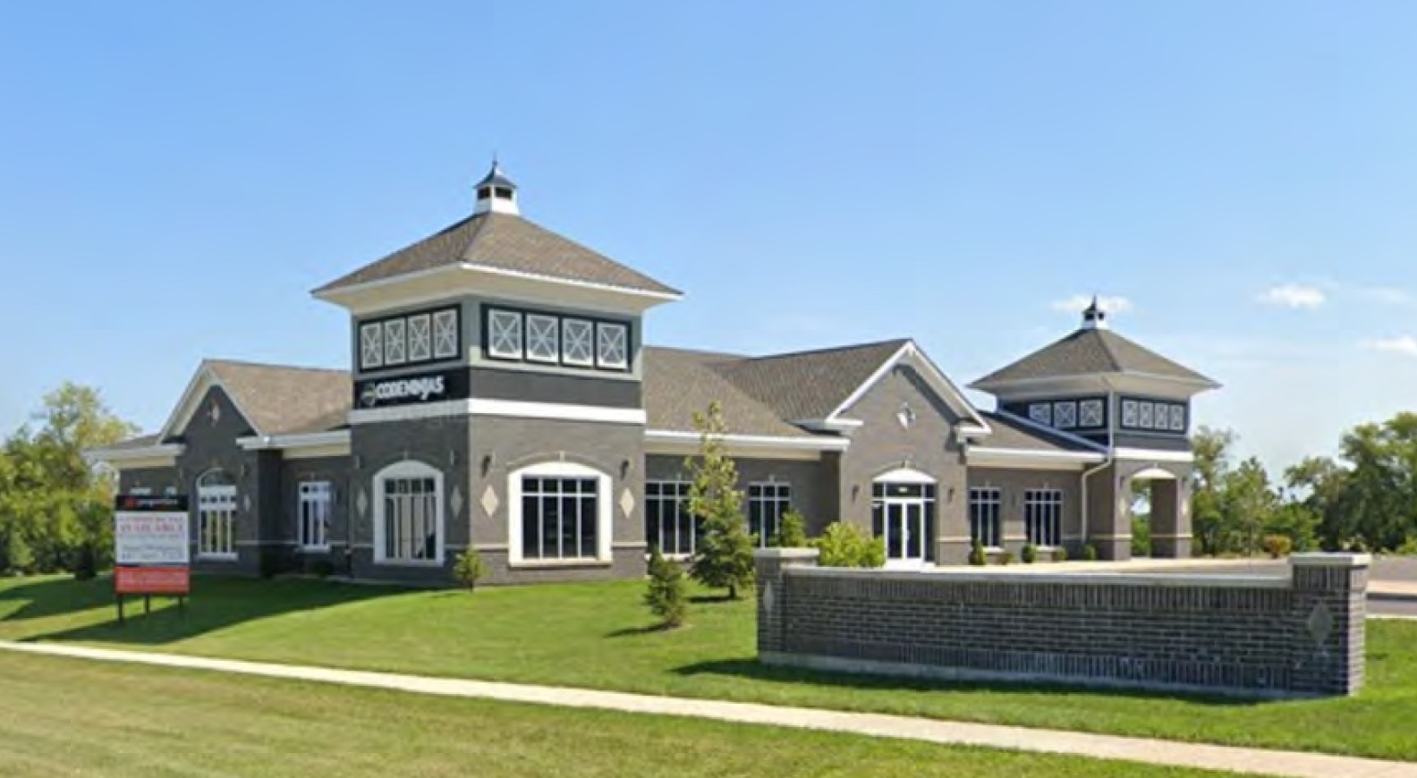 6091 Washington Street Gurnee, IL 60031 - Photo 2 of 4 a front view of house with yard and green space