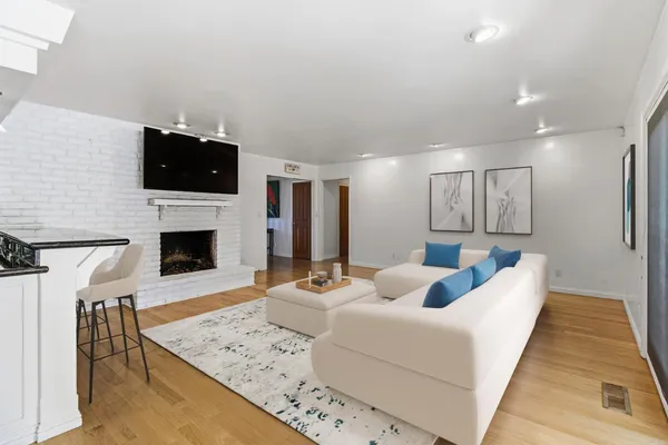 $1,295,000 | 3950 American River Drive, Sacramento, CA 95864