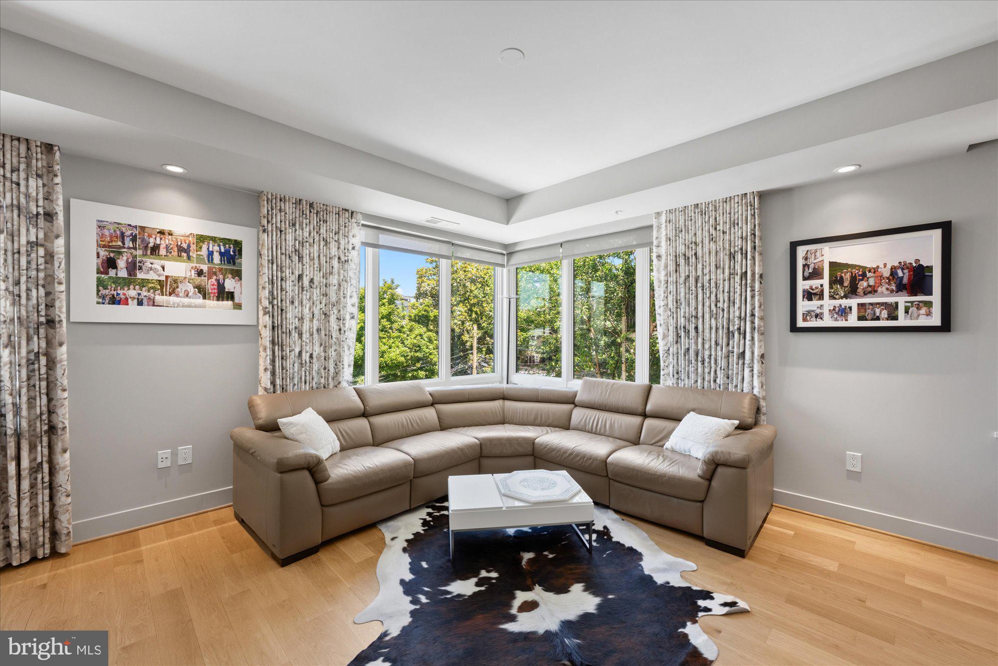 2225 California Street Northwest, Unit 402 Washington, DC 20008 - Photo 15 of 31 Living room with lots of windows