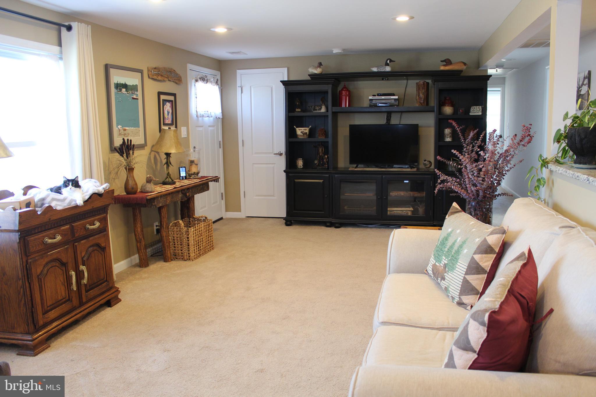 24039 Chestertown Road Chestertown, MD 21620 - Photo 3 of 37 Living Room