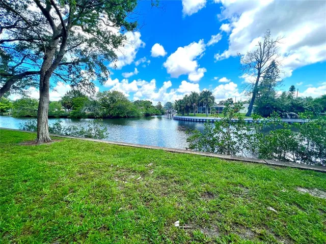 $1,500 | 9105 Tudor Drive, Unit F105, Tampa, FL 33615