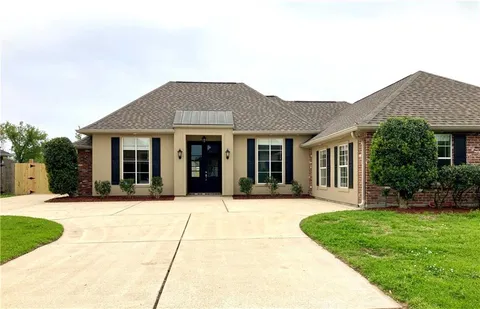$320,000 | 144 Riverlands Drive, Laplace, LA 70068