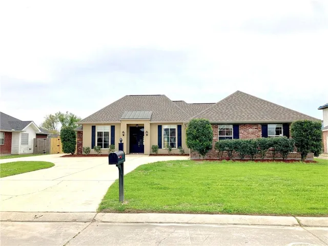 $320,000 | 144 Riverlands Drive, Laplace, LA 70068
