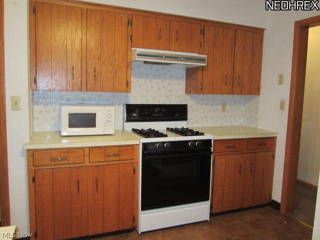 1225 Warren Road Newton Falls, OH 44444 - Photo 4 of 12