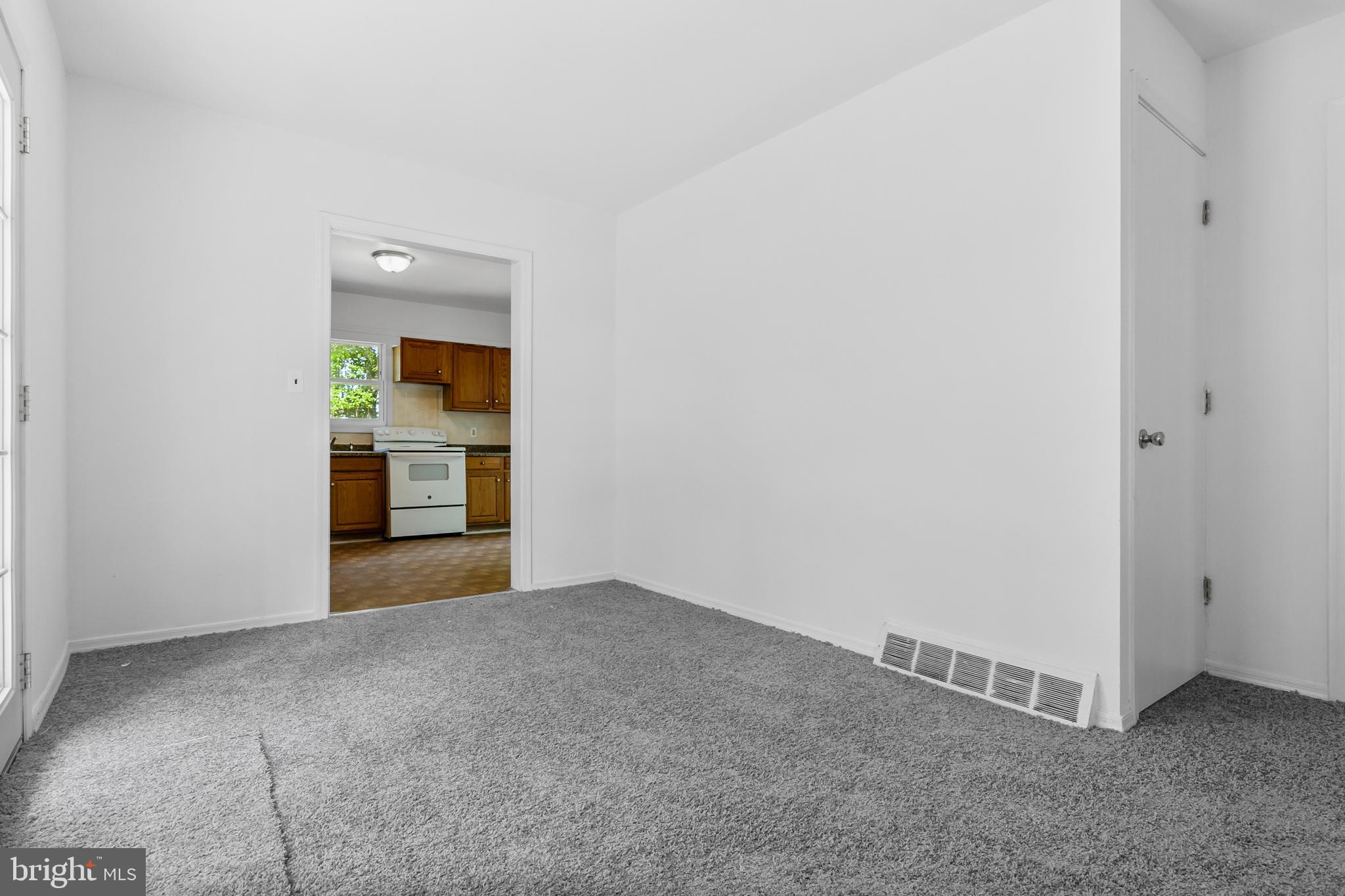227 Garden Terrace Runnemede, NJ 08078 - Photo 5 of 24