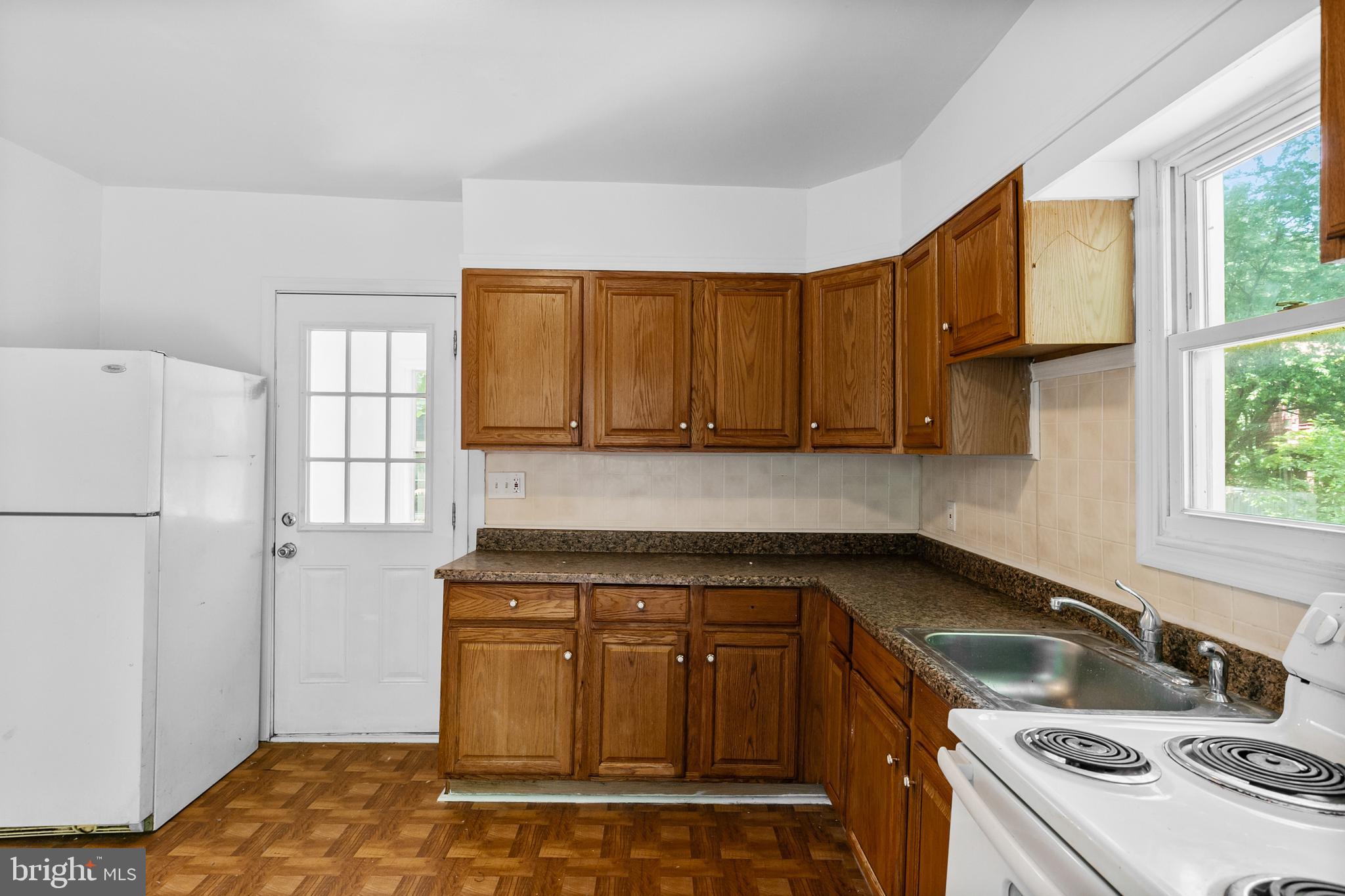 227 Garden Terrace Runnemede, NJ 08078 - Photo 8 of 24