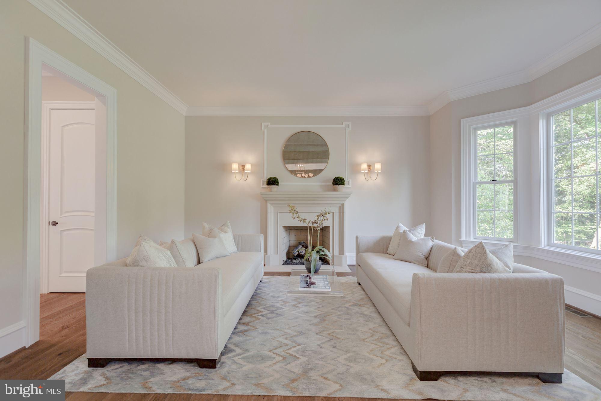 1325 Kirby Road McLean, VA 22101 - Photo 5 of 30 Living Room