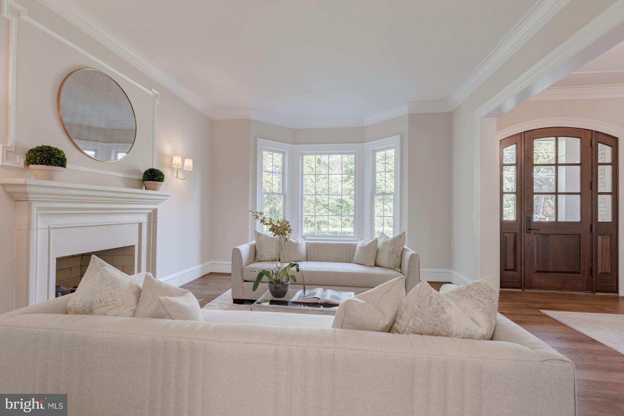 1325 Kirby Road McLean, VA 22101 - Photo 6 of 30 Living Room