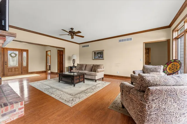 $895,000 | 200 West Riverbend Boulevard, Mahomet, IL 61853