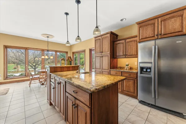 $875,000 | 200 West Riverbend Boulevard, Mahomet, IL 61853