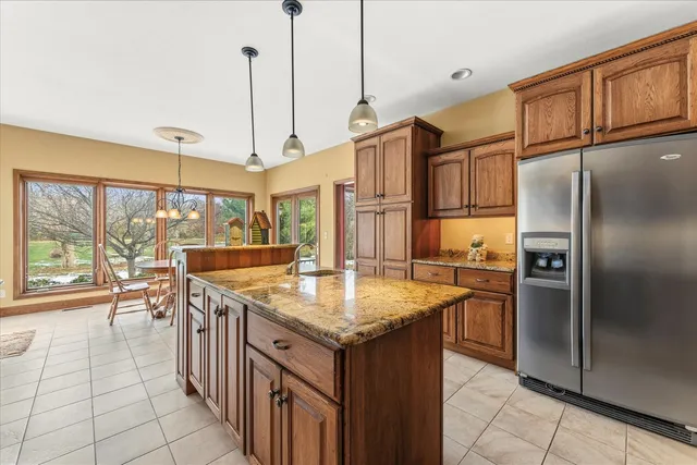 $895,000 | 200 West Riverbend Boulevard, Mahomet, IL 61853