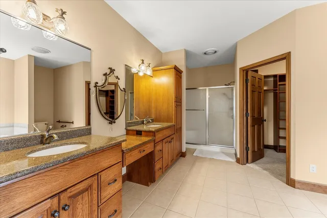 $895,000 | 200 West Riverbend Boulevard, Mahomet, IL 61853