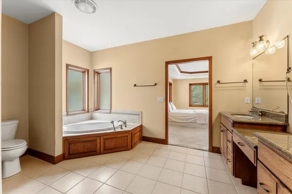 $875,000 | 200 West Riverbend Boulevard, Mahomet, IL 61853