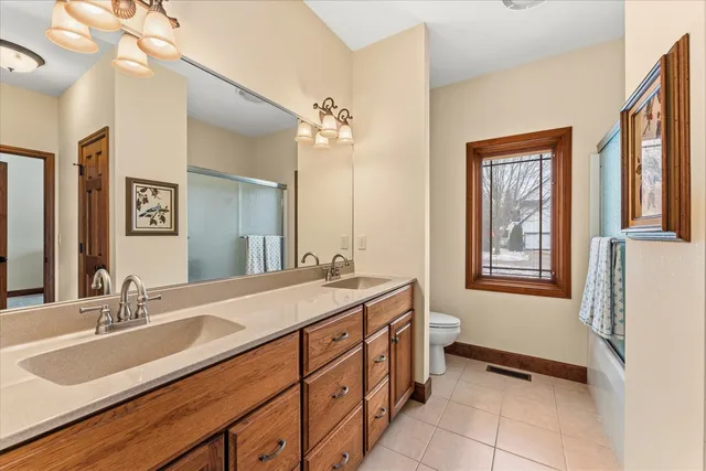 $895,000 | 200 West Riverbend Boulevard, Mahomet, IL 61853