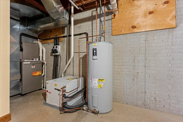 $875,000 | 200 West Riverbend Boulevard, Mahomet, IL 61853