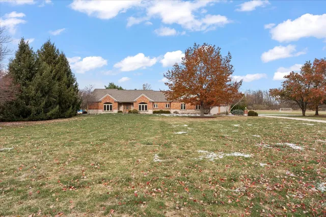 $895,000 | 200 West Riverbend Boulevard, Mahomet, IL 61853