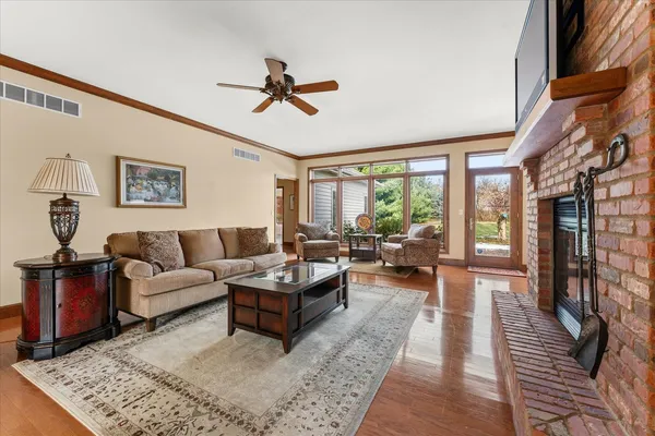 $875,000 | 200 West Riverbend Boulevard, Mahomet, IL 61853