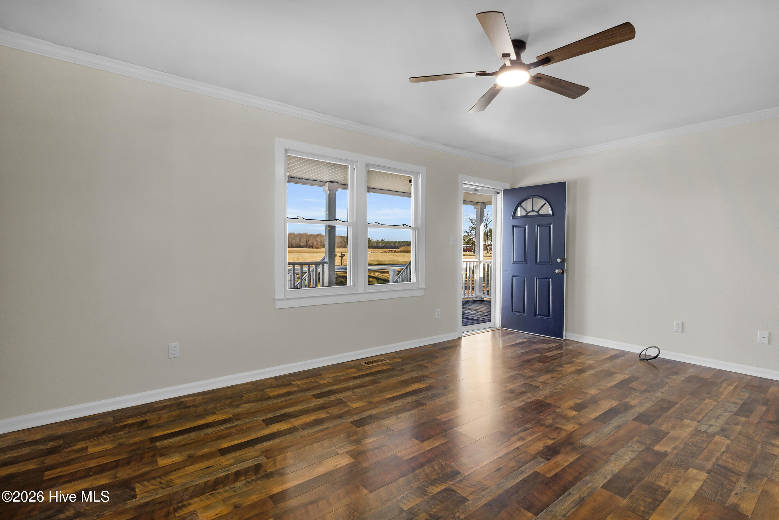 2135 Spring Garden Road New Bern, NC 28562 - Photo 2 of 37 Living Room