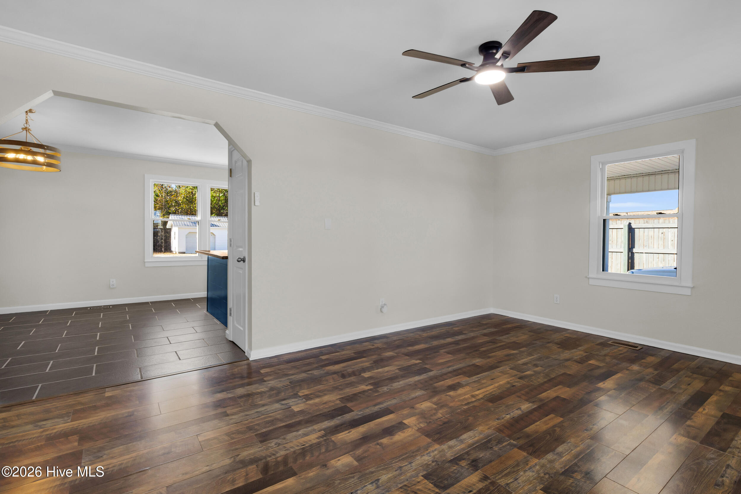 2135 Spring Garden Road New Bern, NC 28562 - Photo 6 of 37 Living Room