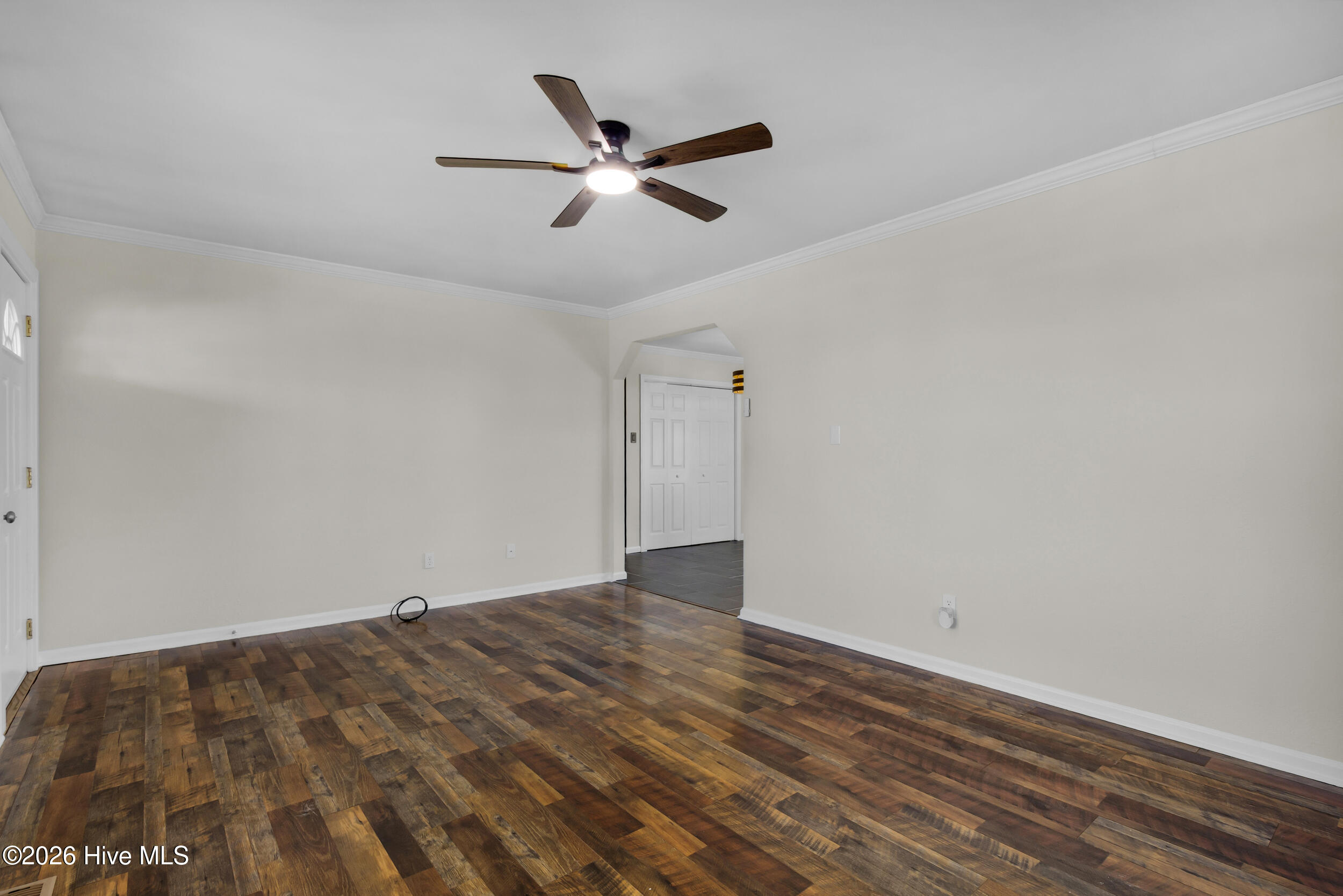2135 Spring Garden Road New Bern, NC 28562 - Photo 7 of 37 Living Room