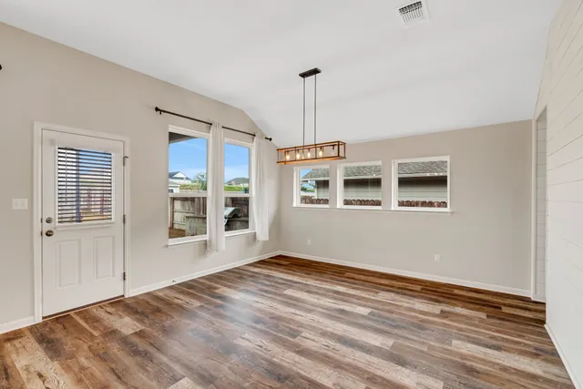 $2,500 | 104 Joseph Hawkins Lane, Bastrop, TX 78602