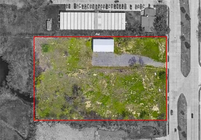 a sign that is on the side of the road