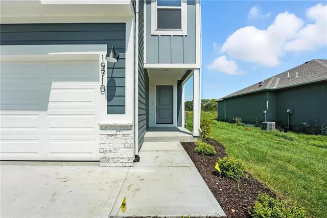 $324,950 | 19710 West 195th Street, Spring Hill, KS 66083