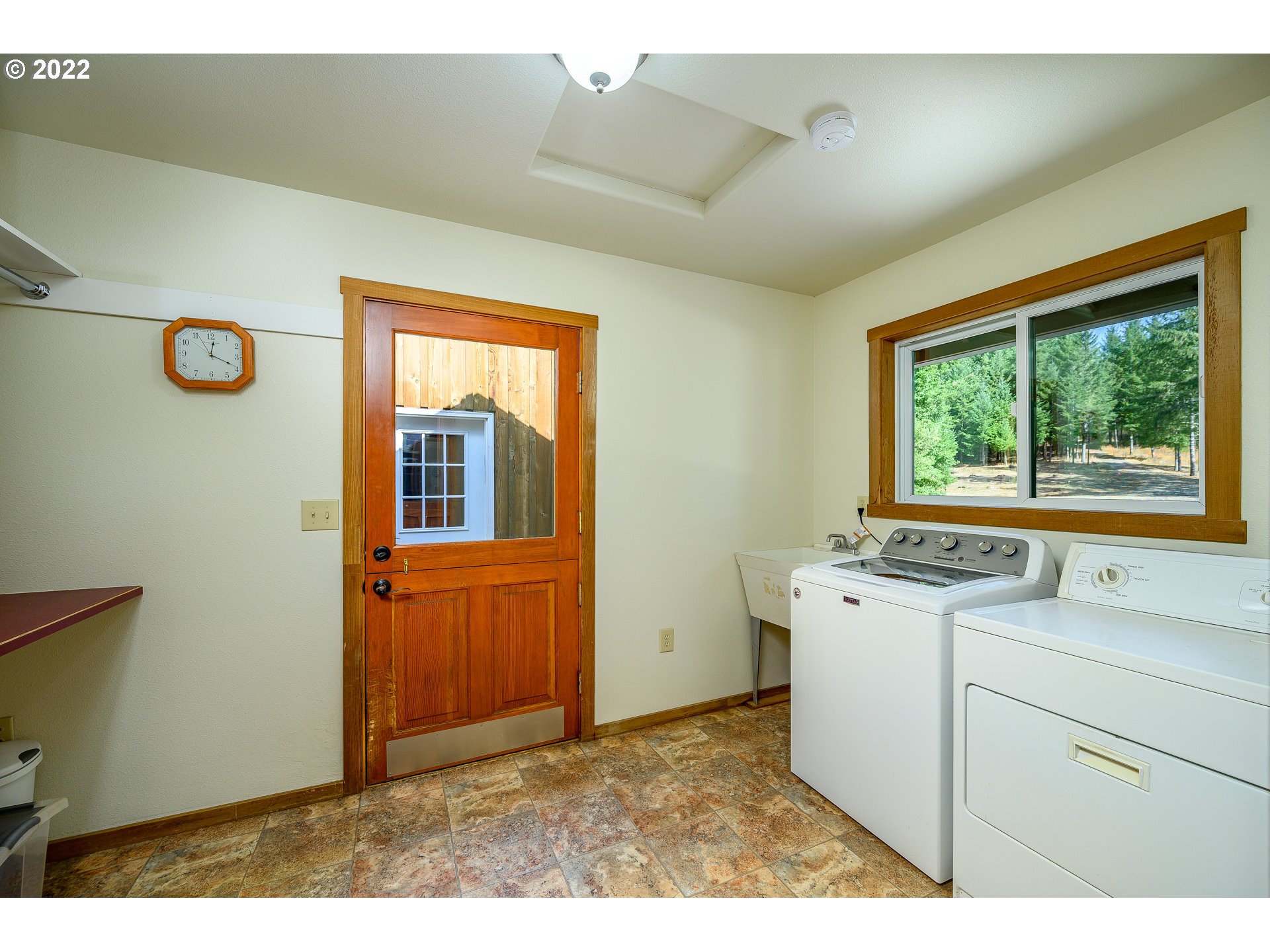 16525 Southwest Gopher Valley Road Sheridan, OR 97378 - Photo 12 of 32 Gallery Image 12