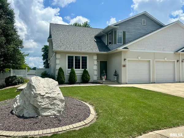 $285,000 | 6 B Wadsworth Drive, Jacksonville, IL 62650