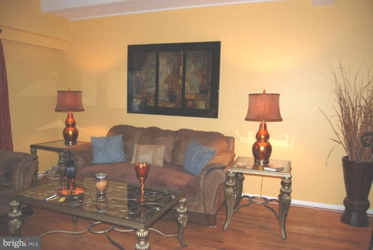 1 Center Road, Unit B2 Towson, MD 21286 - Photo 5 of 7 Living Room #2