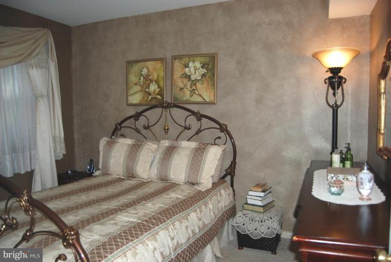 1 Center Road, Unit B2 Towson, MD 21286 - Photo 6 of 7 Master Bedroom
