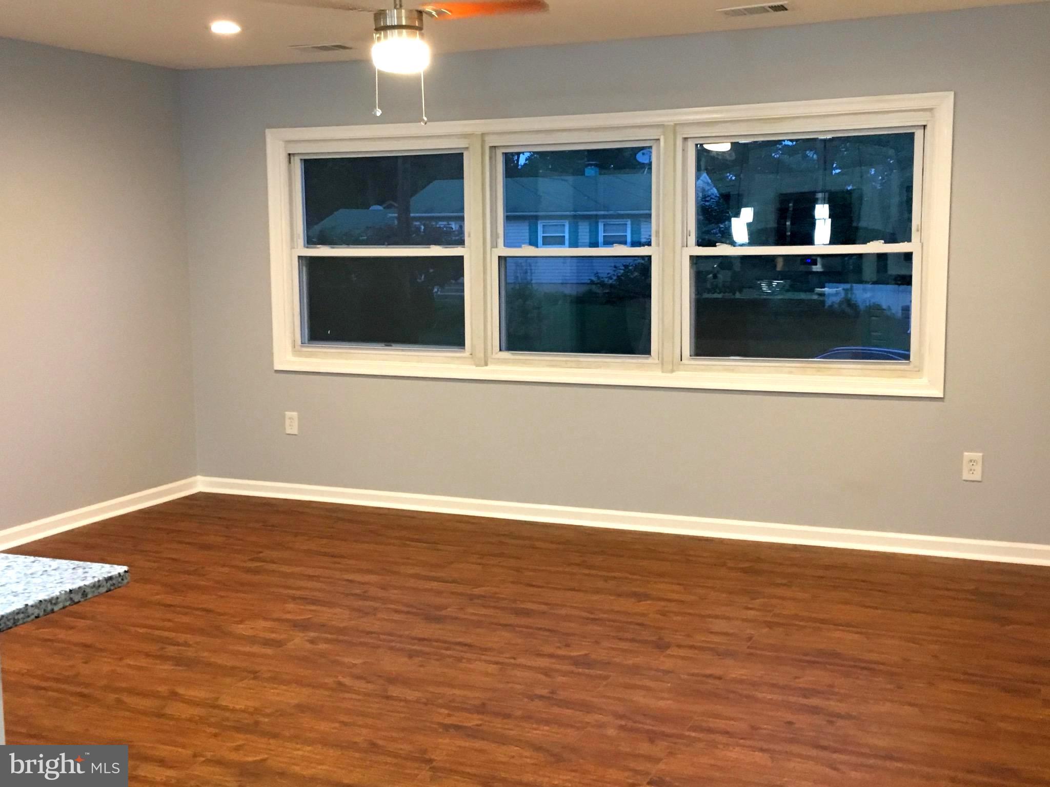15014 Alaska Road Woodbridge, VA 22191 - Photo 11 of 30 Living Room