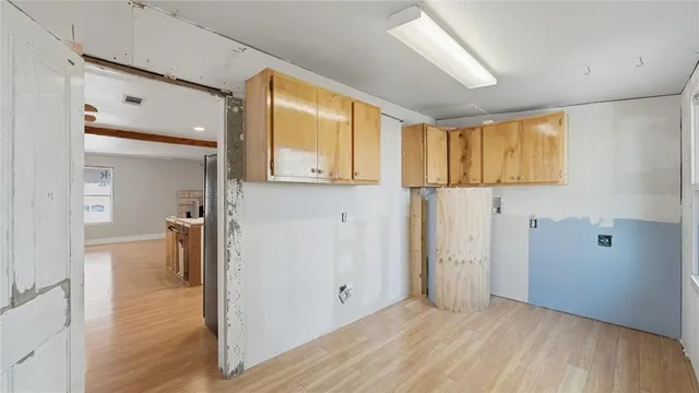 $500,000 | 655 North W Loop 230, Smithville, TX 78957