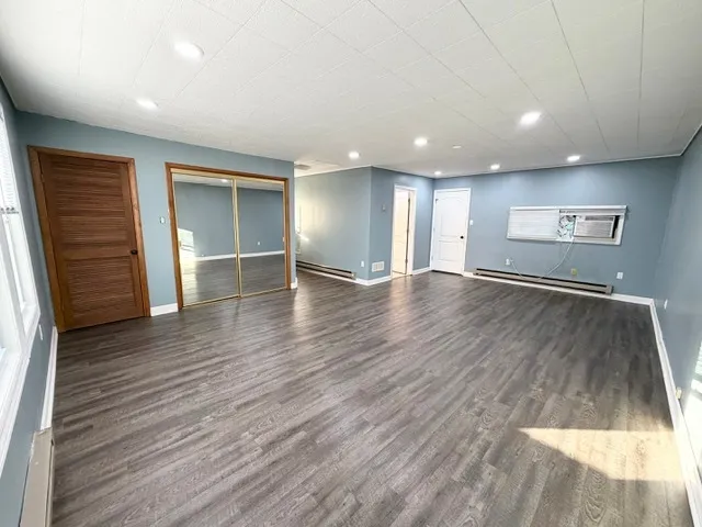 $2,950 | 1616 Mayfield Avenue, Joliet, IL 60435