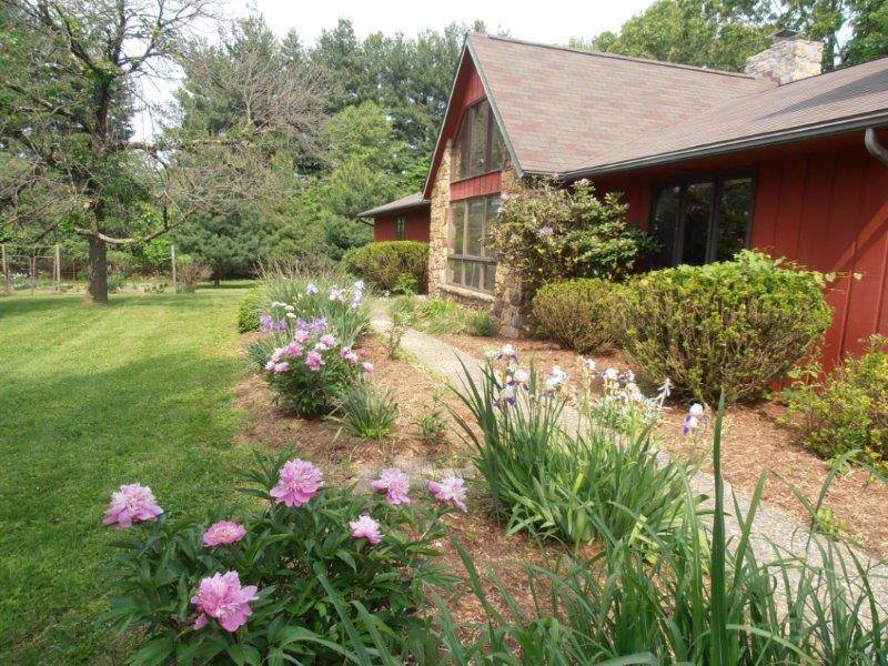 3758 South Snoddy Road Bloomington, IN 47401 - Photo 2 of 28 Gallery Image 2