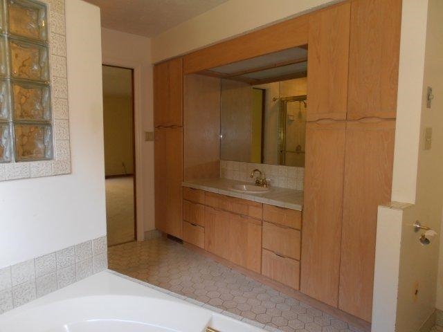 3758 South Snoddy Road Bloomington, IN 47401 - Photo 12 of 28 Gallery Image 12
