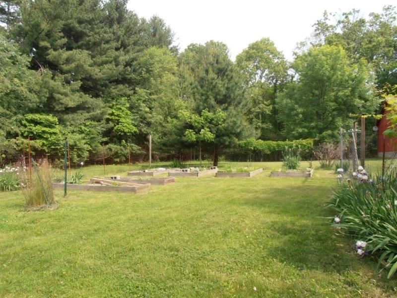 3758 South Snoddy Road Bloomington, IN 47401 - Photo 4 of 28 Gallery Image 4