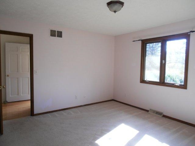 3758 South Snoddy Road Bloomington, IN 47401 - Photo 10 of 28 Gallery Image 10