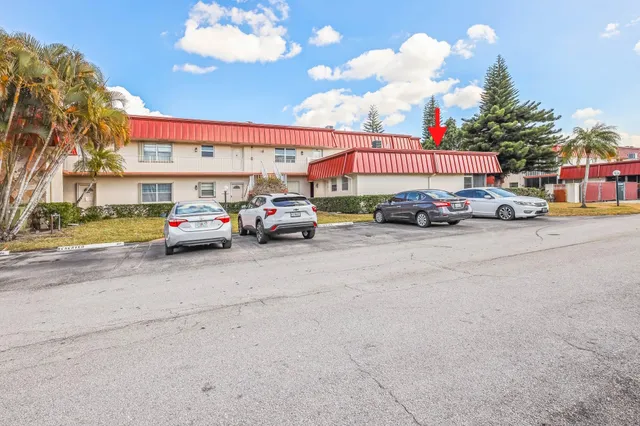 $130,000 | 12013 Greenway Circle South, Unit 110, Royal Palm Beach, FL 33411