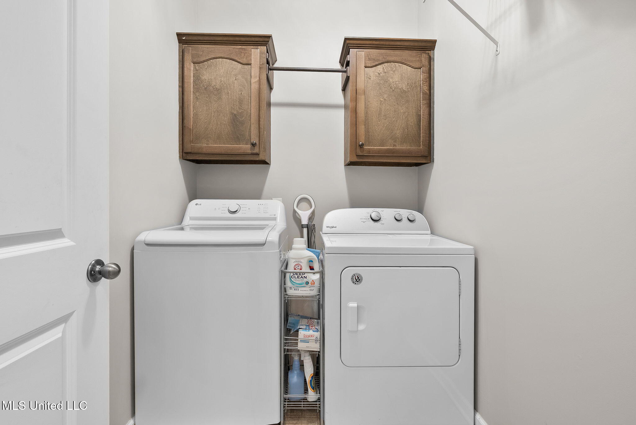 3456 Susie Circle Nesbit, MS 38651 - Photo 25 of 50 Laundry room!