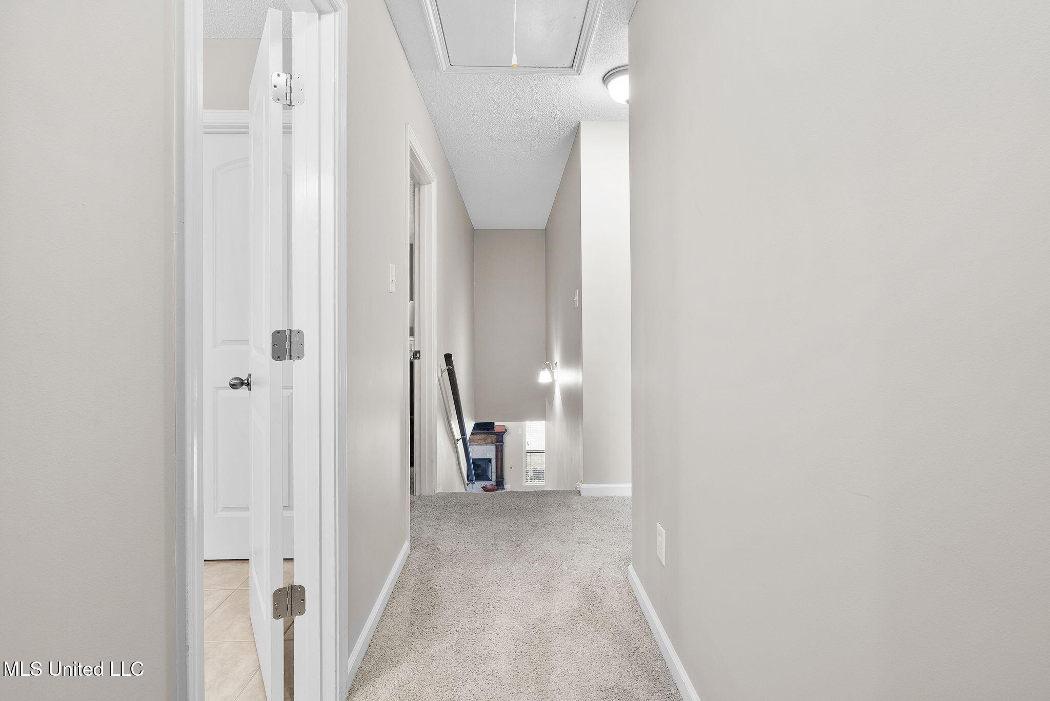 3456 Susie Circle Nesbit, MS 38651 - Photo 34 of 50 Hallway!