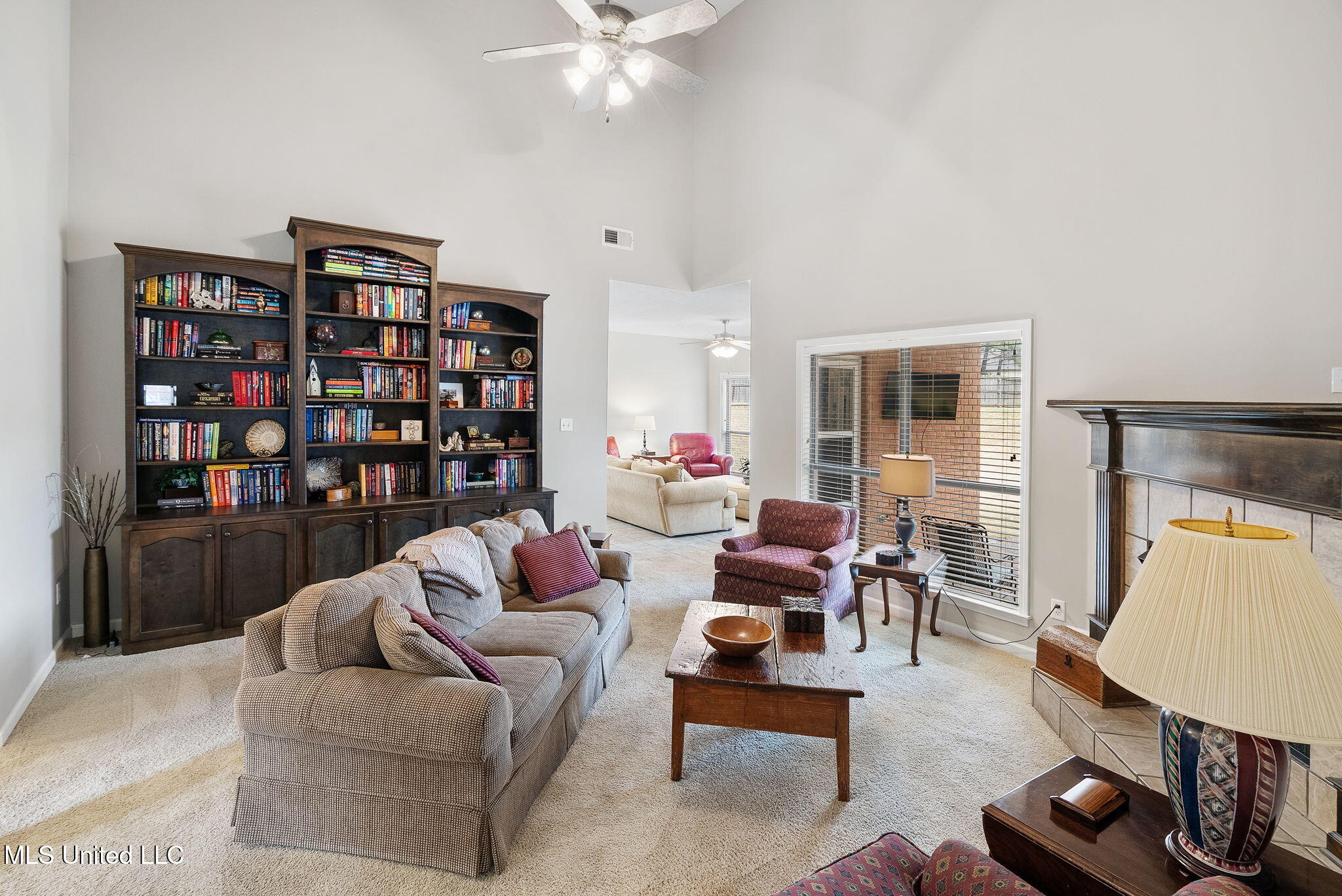 3456 Susie Circle Nesbit, MS 38651 - Photo 10 of 50 Living room!